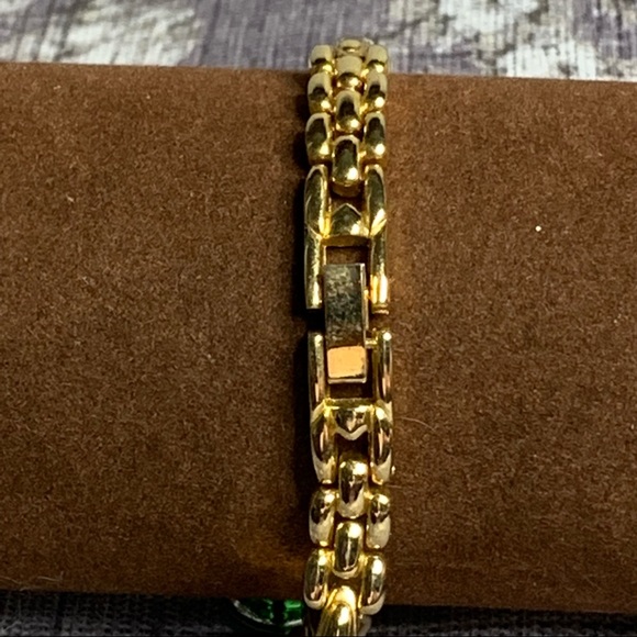 Quartz Christmas Bell Bracelet Watch - Picture 5 of 11